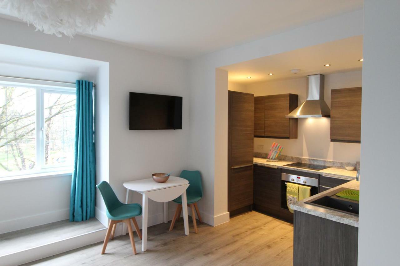 Apartment 2 Serviced In Childwall-south - Each Sleeps 6 *