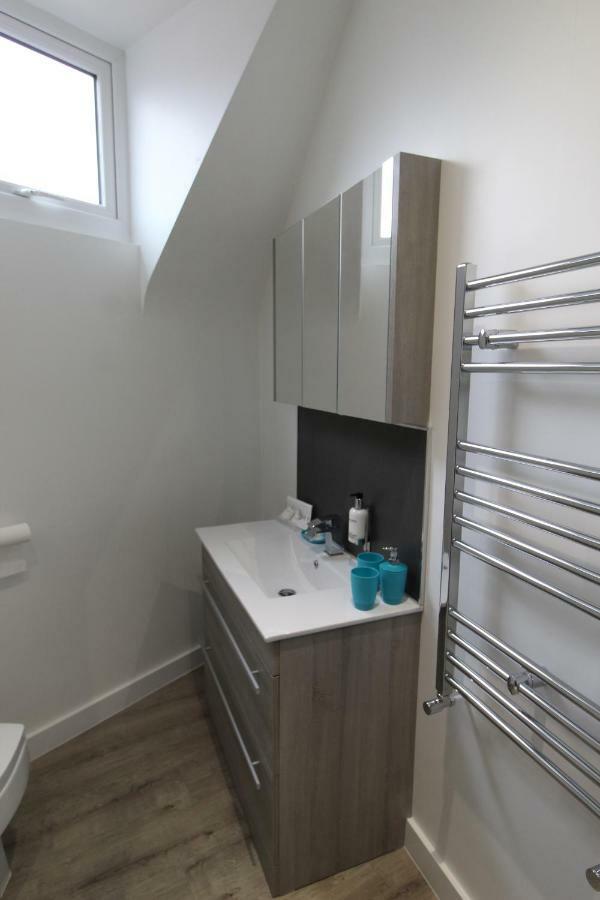 2 Serviced In Childwall-south - Each Sleeps 6 Apartment Liverpool