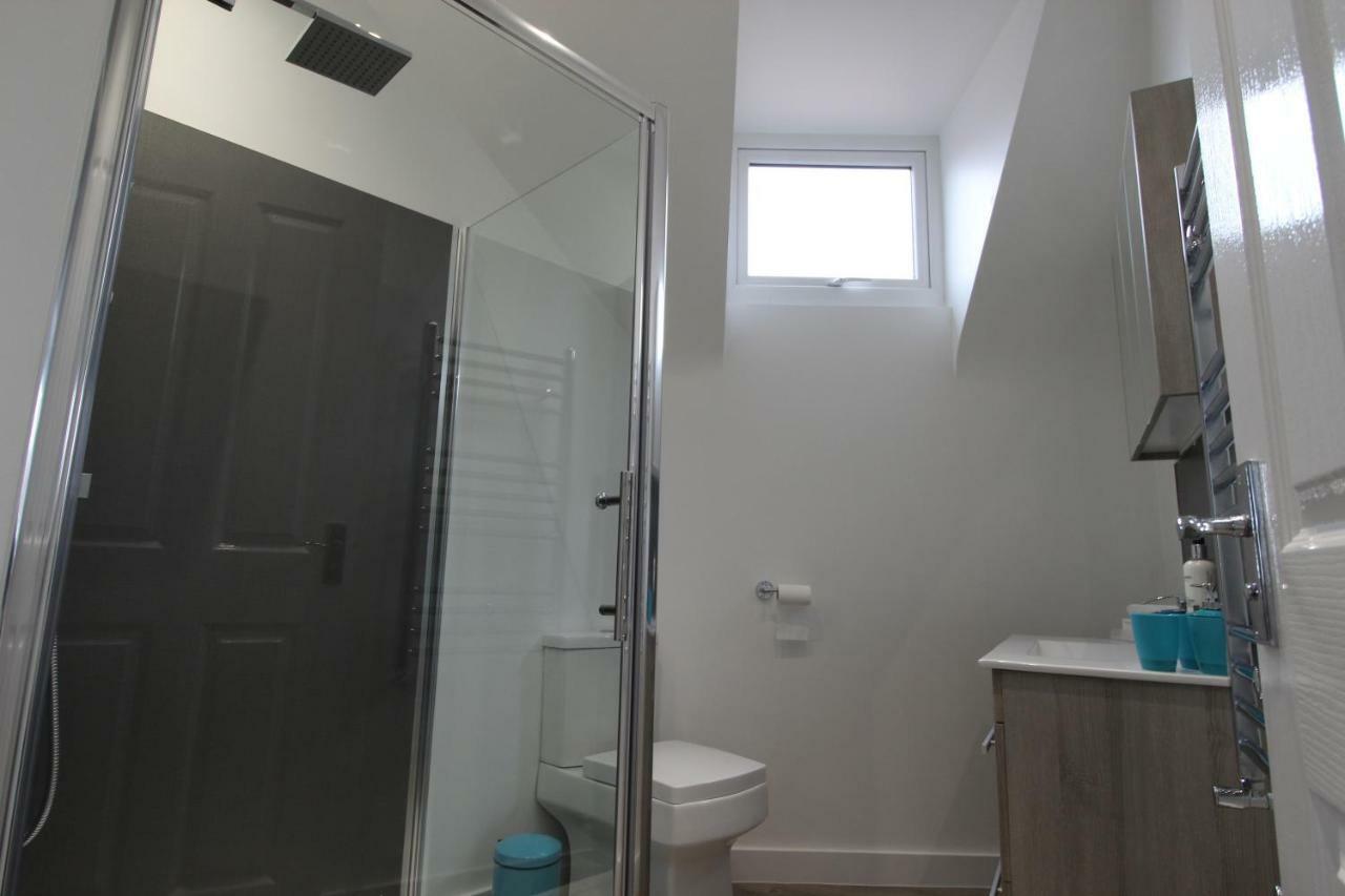 2 Serviced In Childwall-south - Each Sleeps 6 *